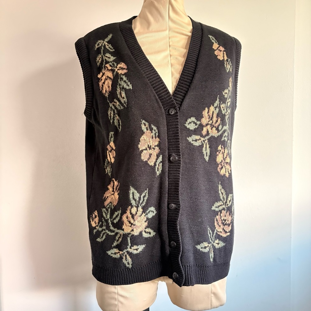 Vintage Floral Knit Button-Up Vest